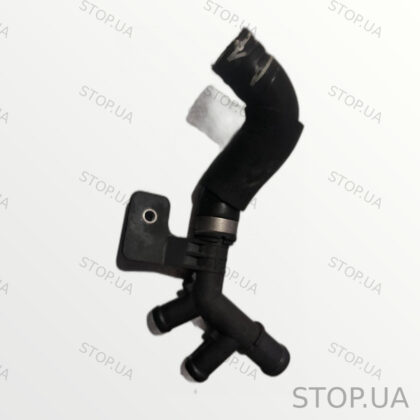 4KE121089CA патрубок системы охлаждения Патрубок системы охлаждения Audi Q8