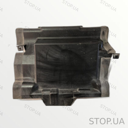 4KE121293A нижняя накладка радиатора Нижняя накладка радиатора Audi Q8 e-tr