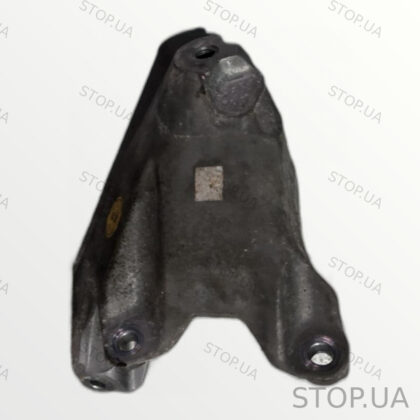 4KE199308J кронштейн подушки двигателя правый Кронштейн подушки (опоры двиг