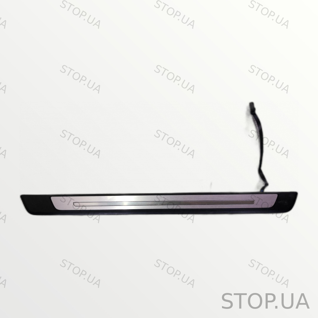 4KE947418 накладка порога передняя правая с подсветкой Накладка порога пере