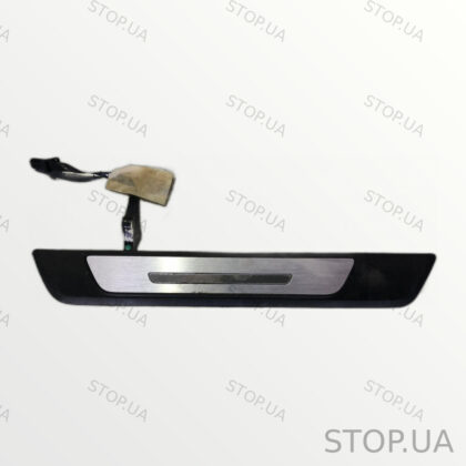 4KE947427 накладка порога задняя левая с подсветкой Накладка порога задняя