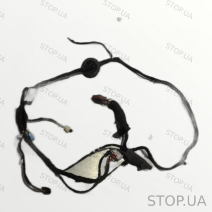 4KE971030 проводка передней правой двери Проводка передних правых двери Aud