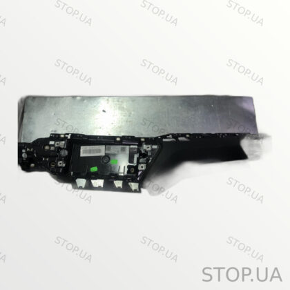 4KL857736 крепление дисплея и декоративных деталей передней панели 4KL85773