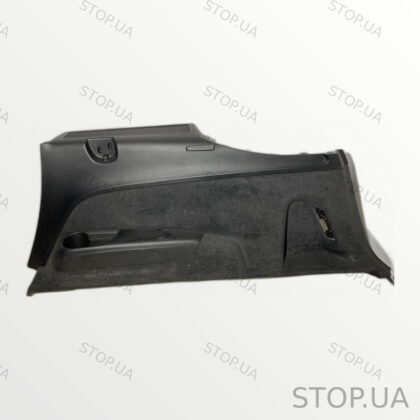 4M0863880E обшивка арки багажника правая Обшивка арки правая багажника Audi