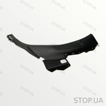 4M0867768F накладка задней стойки нижняя правая Накладка задней стойки нижн
