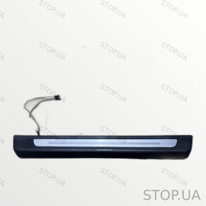 4M0947406 накладка порога передняя правая Накладка порога передняя правая с