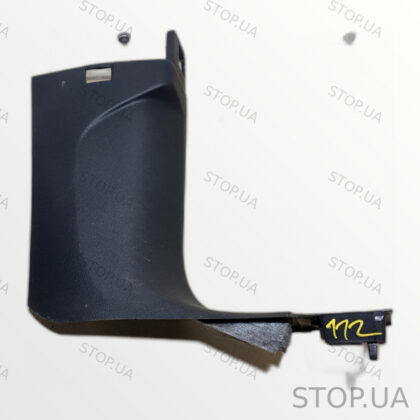 4M1867272S накладка передней правой стойки нижняя Нижняя накладка передней