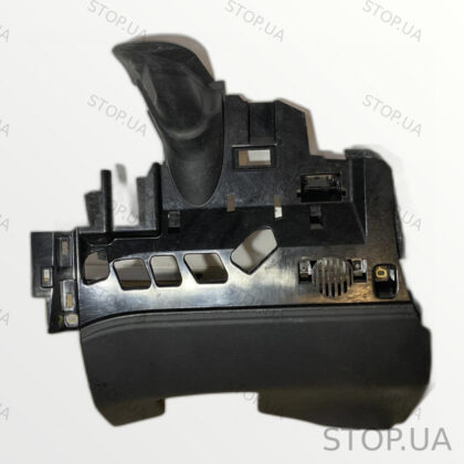 4M1880301 накладка передней панели колен водителя Накладка передней панели