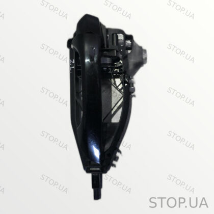 4N0837811B ручка двери задняя левая наружная с кронштейном Ручка двери задн