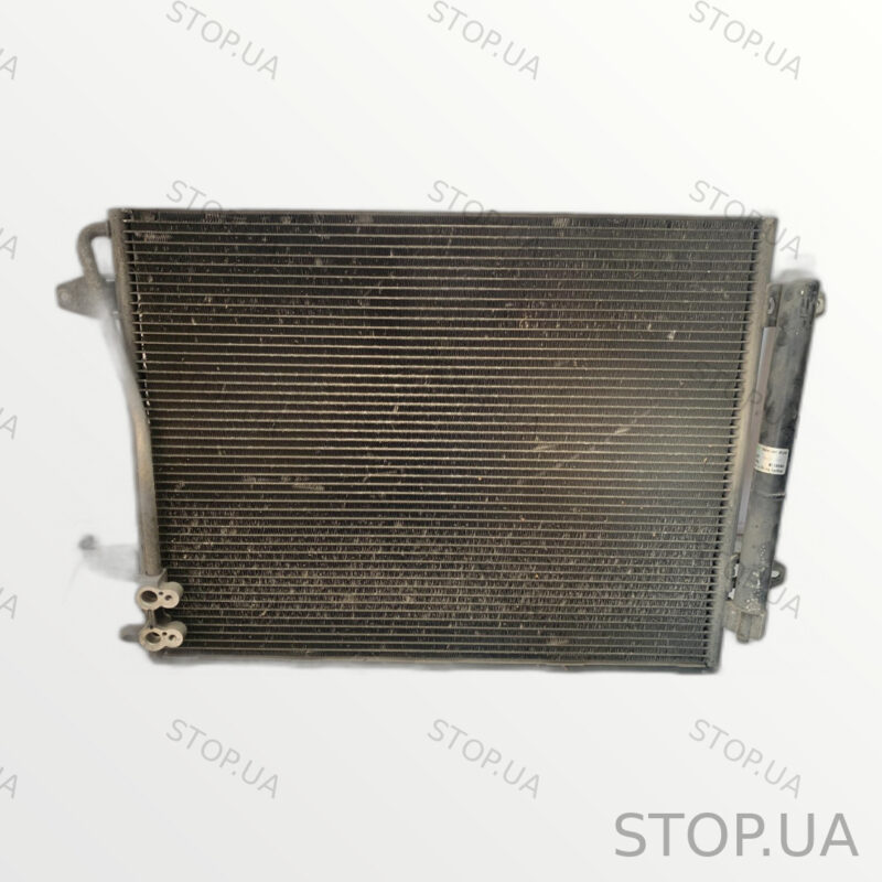 561820411 радиатор кондиционера Радиатор кондиционера Volkswagen B7 USA SKU
