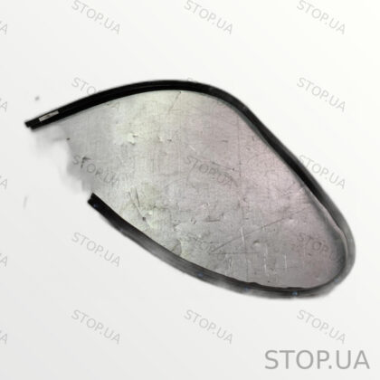 561839700 ущельнитель двери задней правой нижний Уплотнитель двери задней п