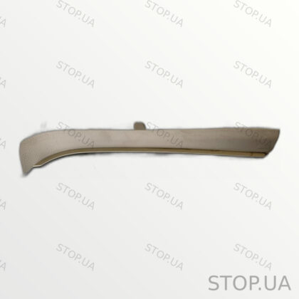 561868238A обшивка стойки передней правой Обшивка передней правой стойки Vo