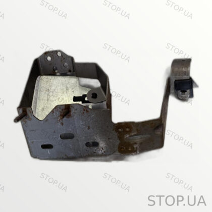 561971262 кронштейн корпуса печки Volkswagen Кронштейн корпуса печки B7 Pas