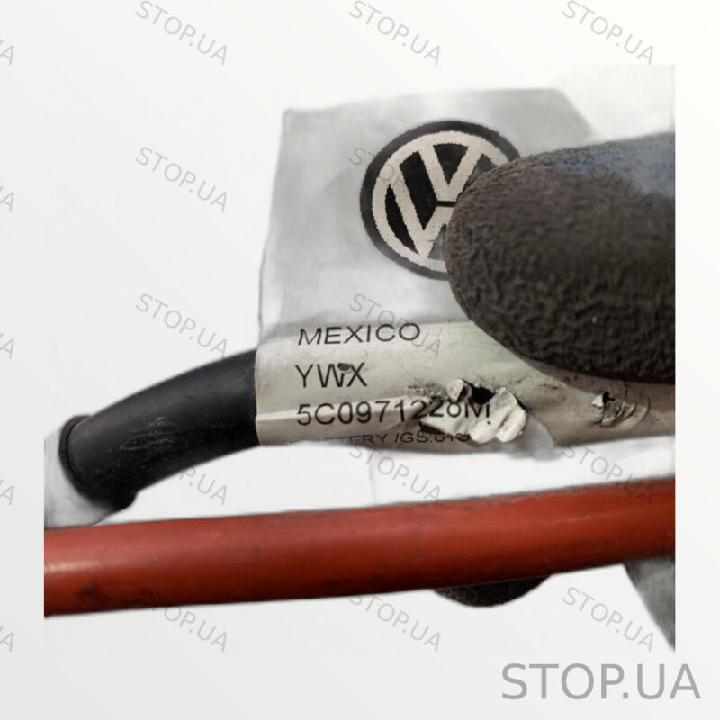 5C0971228M клемма аккумулятора плюс Клемма аккумулятора плюс Volkswagen Jet — изображение 2