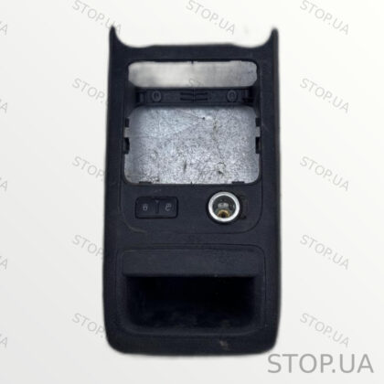 5C6863289 накладка подлокотника Накладка подлокотника Volkswagen Jetta 6 US