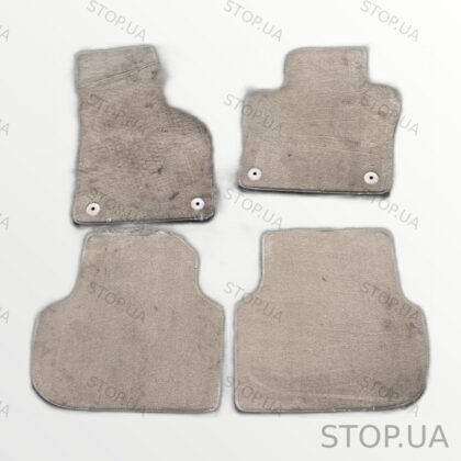 5C7863011 коврики салонные Комплект бежевых ковриков салона Volkswagen Jett