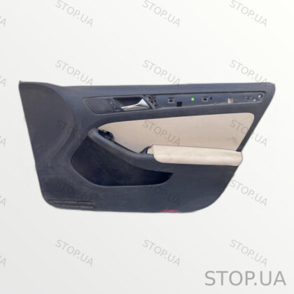 5C7867012 дверная карта передняя правая Дверная карта передняя правая Volks