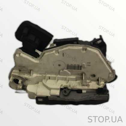 5E2837016 замок двери передней правой Замок двери передней правой Skoda Oct