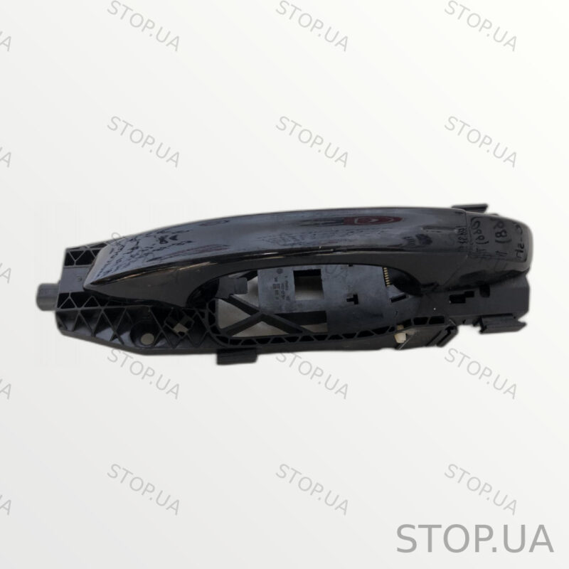 5GM837205B ручка двери задняя левая Ручка двери задняя левая Volkswagen Atl