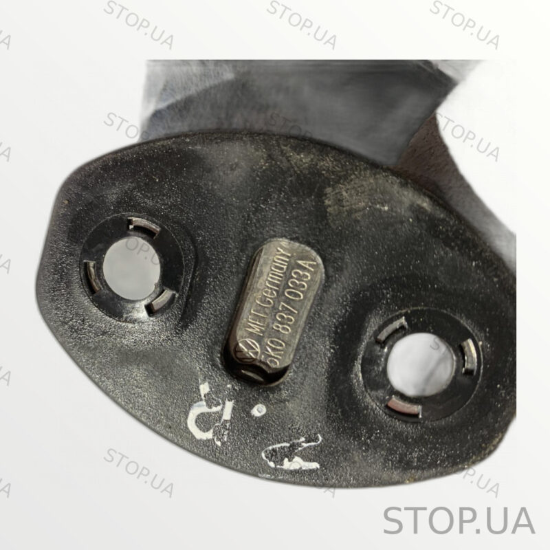 5K0837033A скоба замка двери Volkswagen Скоба замка двери B7 USA 5K0837033A — изображение 2