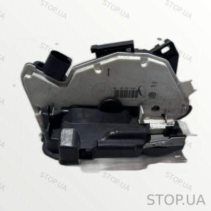 5N1837016F замок двери Замок передней правой двери Volkswagen Tiguan 09-17