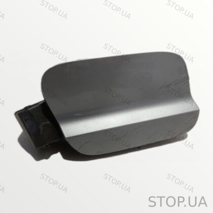 5NN809909 лючок бензобака с корпусом Лючок бензобака с корпусом Volkswagen