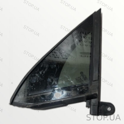 5NN845113 стекло треугольное левое 5NN845113 Стекло левое треугольник Volks