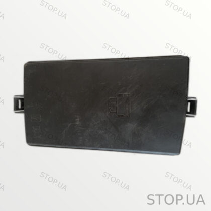 5Q0937132B крышка блока предохранителей Крышка блока предохранителей Skoda