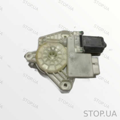 5Q4959812G мотор стеклоподъемника задней правой двери 5Q4959812G Мотор стек