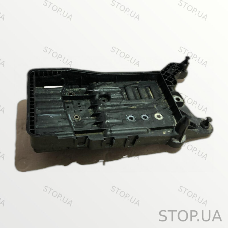 5QF915321 подставка аккумулятора Подставка аккумулятора Volkswagen Tiguan 1
