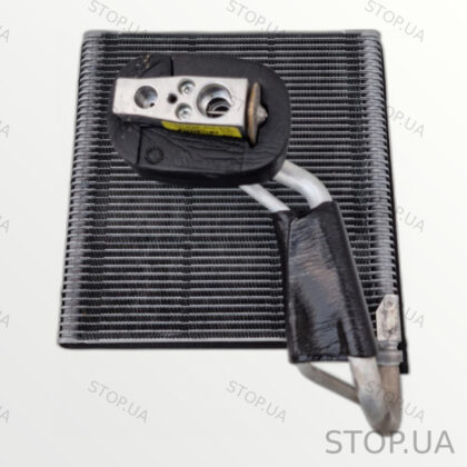 5QM816679 радиатор кондиционера 5QM816679 Радиатор кондиционера Volkswagen