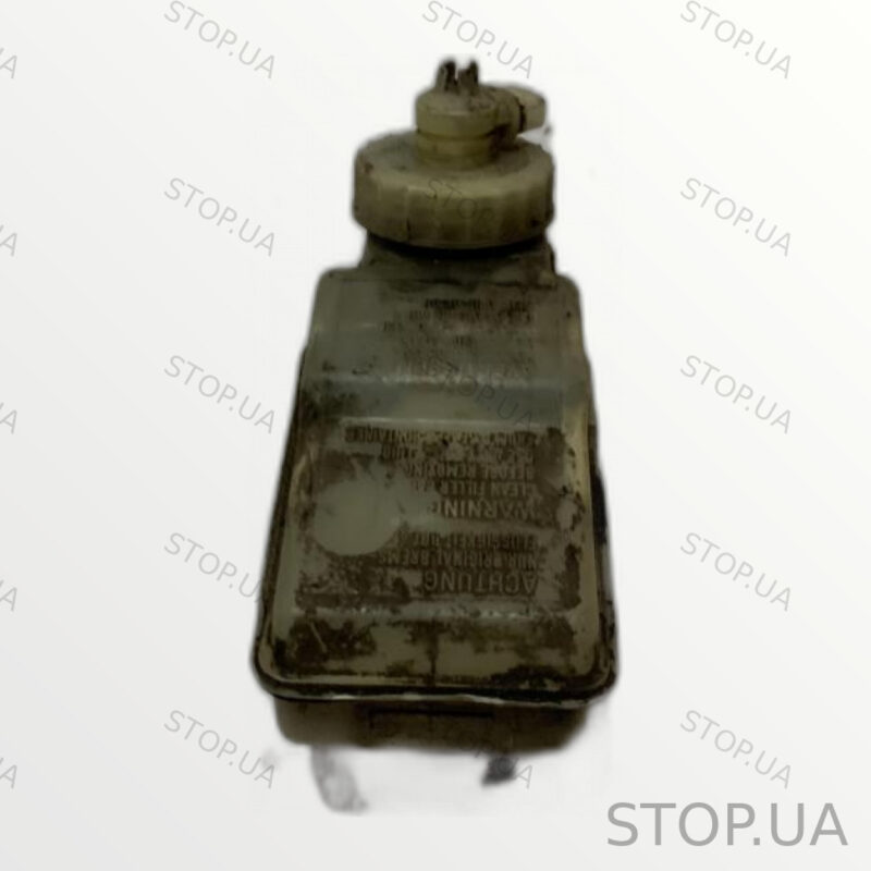 701611303D главный тормозной цилиндр 701611303D Главный тормозной цилиндр V