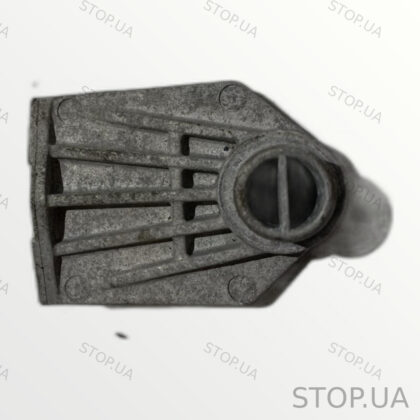 7P0121079 кронштейн радиатора охлаждения Кронштейн радиатора охлаждения Vol