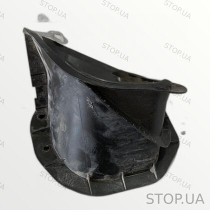 7P0819155B воздухозаборник Воздухозаборник Volkswagen Touareg 10-18 3.6FSI