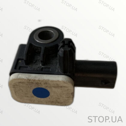 7P0959651 датчик удара передний Датчик удара передний Volkswagen Touareg 10