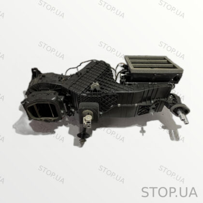 7P1820121 корпус печки Корпус печки Volkswagen Touareg 10-18 SKU 7P1820121