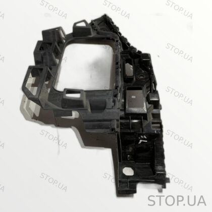 7P6807393 крепление заднего бампера левое 7P6807393 Крепление заднего бампе