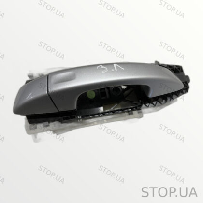 7P6837205F ручка двери передней левой Ручка двери передней левой Volkswagen