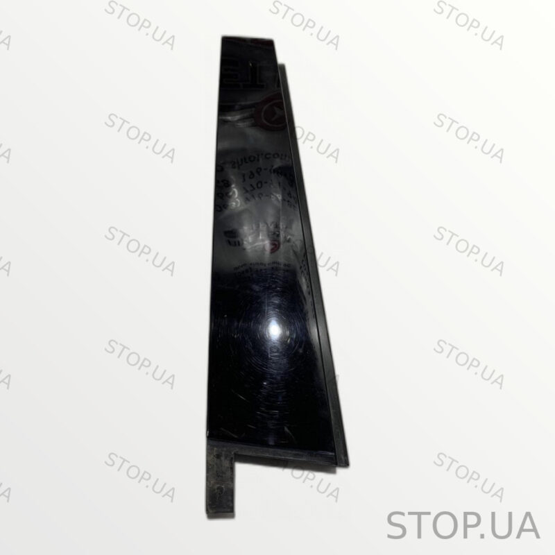 7P6839902 накладка стойки двери Накладка стойки двери задней правой Volkswa