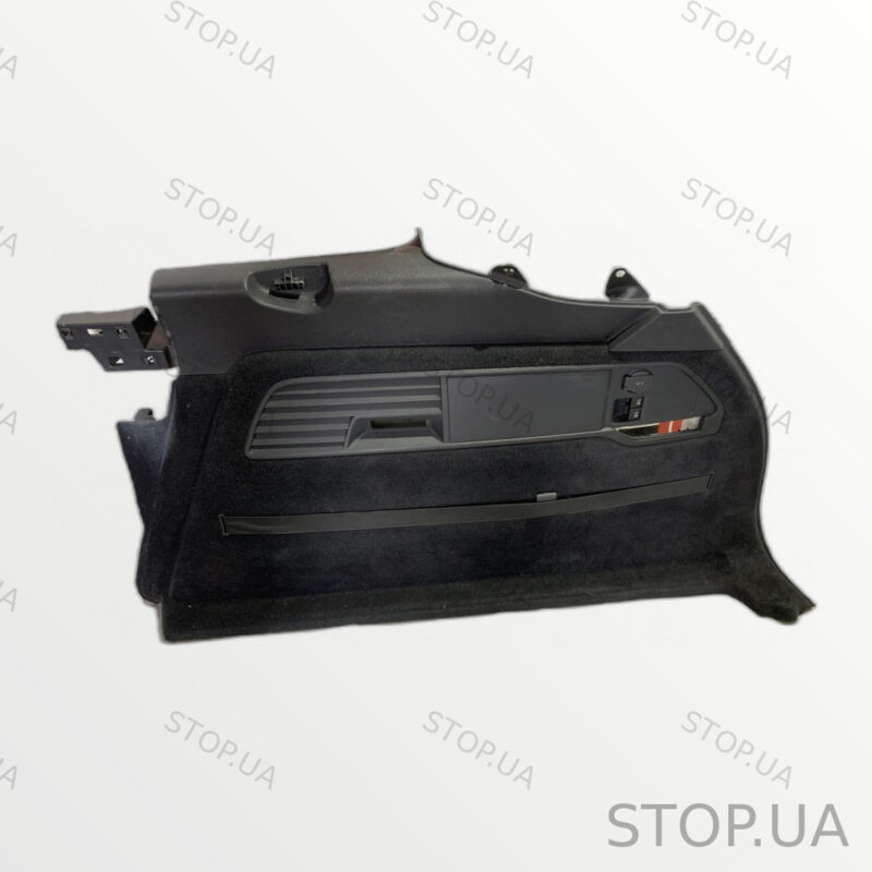 7P6867038 обшивка багажника правая Обшивка багажника правая Volkswagen Toua