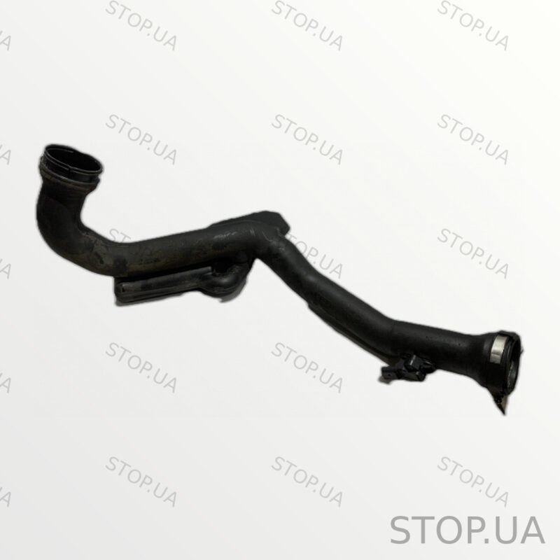 80A145673E патрубок интеркулера с демпфером пульсаций Патрубок интеркулера