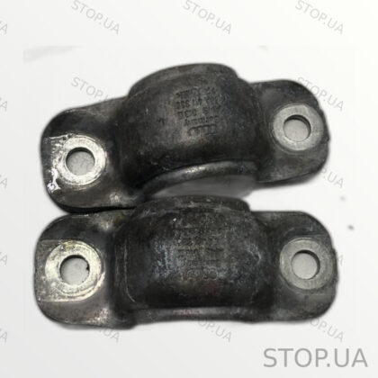 80A411336 скоба крепления переднего стабилизатора 80A411336 Скоба крепления