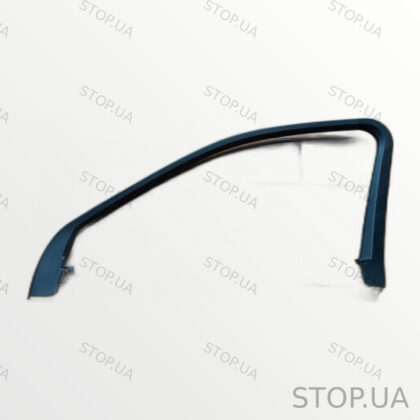 80A867610 рамка двери передней правой Рамка двери передней правой Audi Q5 8