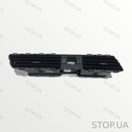 80B820902 дефлектор передней панели Дефлектор передней панели в сборе Audi