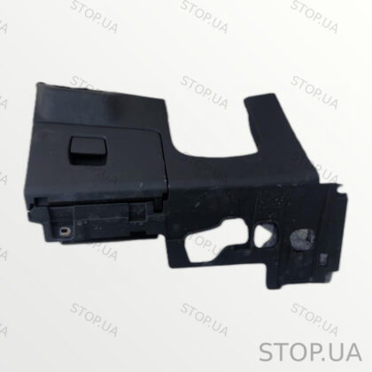 80B863075C защита панели под рулём Защита панели под рулем, бардачок Audi Q