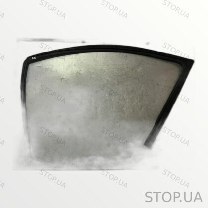 82540AT000 ущельнитель стекла двери передний правый Уплотнитель стекла пере