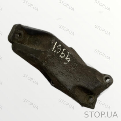 8D0199307E кронштейн двигателя Volkswagen Кронштейн двигателя Passat B5 1.9