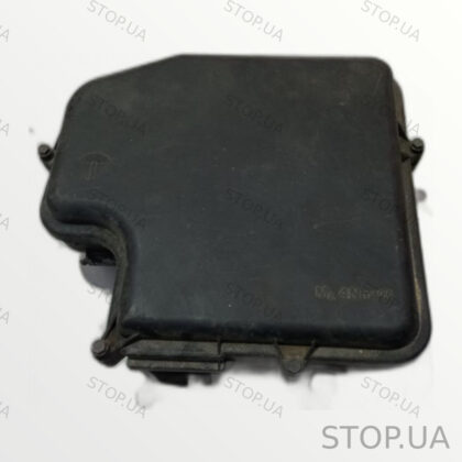 8D1907355B корпус блока предохранителей Корпус блока предохранителей Audi A