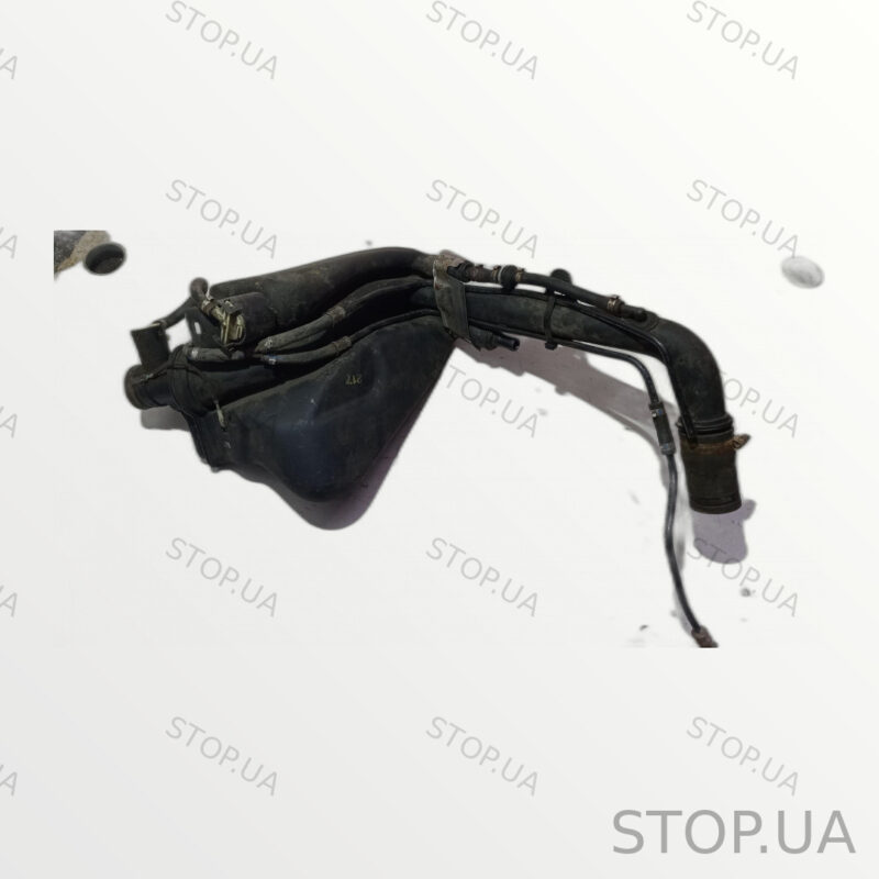 8E0201130 горловина топливного бака Горловина топливного бака Audi A6 C5 SK