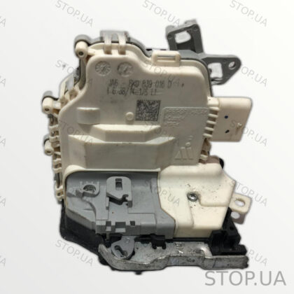 8K0839016D замок задней правой двери Замок задней правой двери Audi Q5 12-1